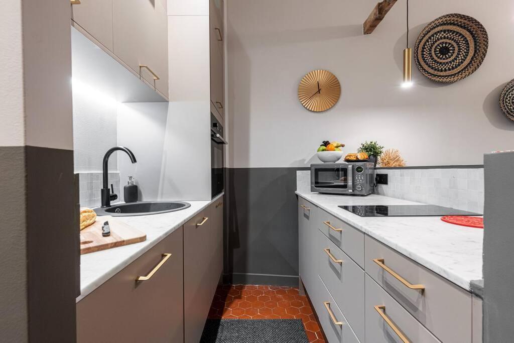 La Croix - Old Town Modern Apartment - 2 Bedrooms Ницца Экстерьер фото